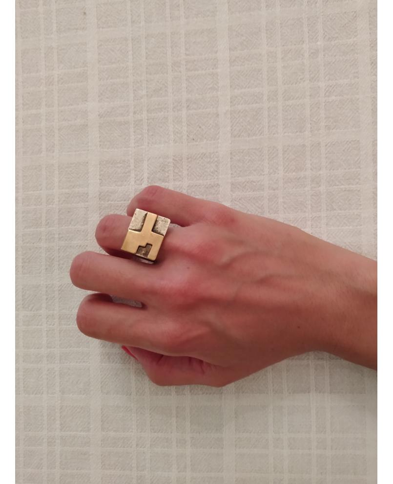 Geometric Ring
